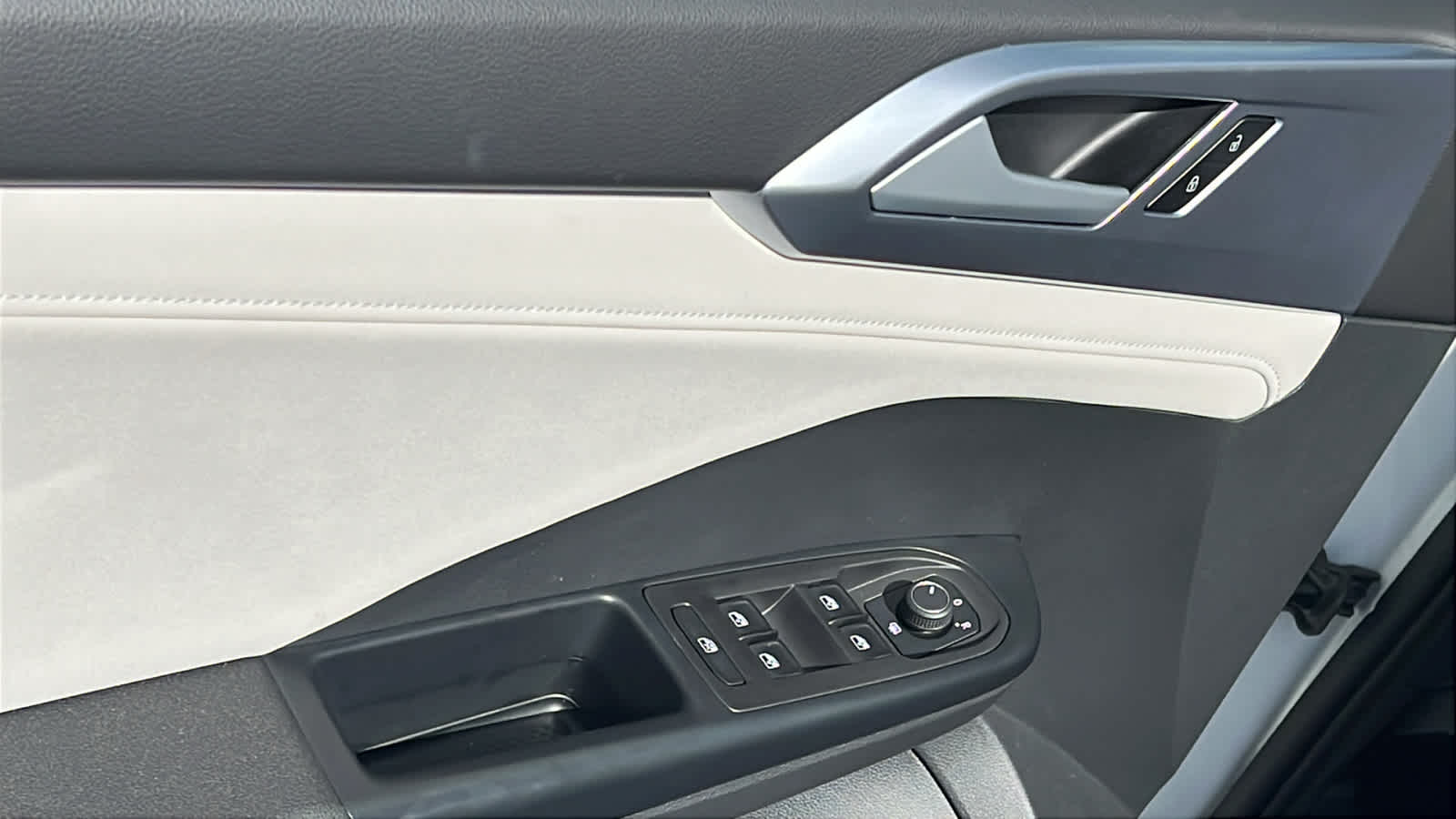 Thumbnail: 2025 Volkswagen Taos - 22