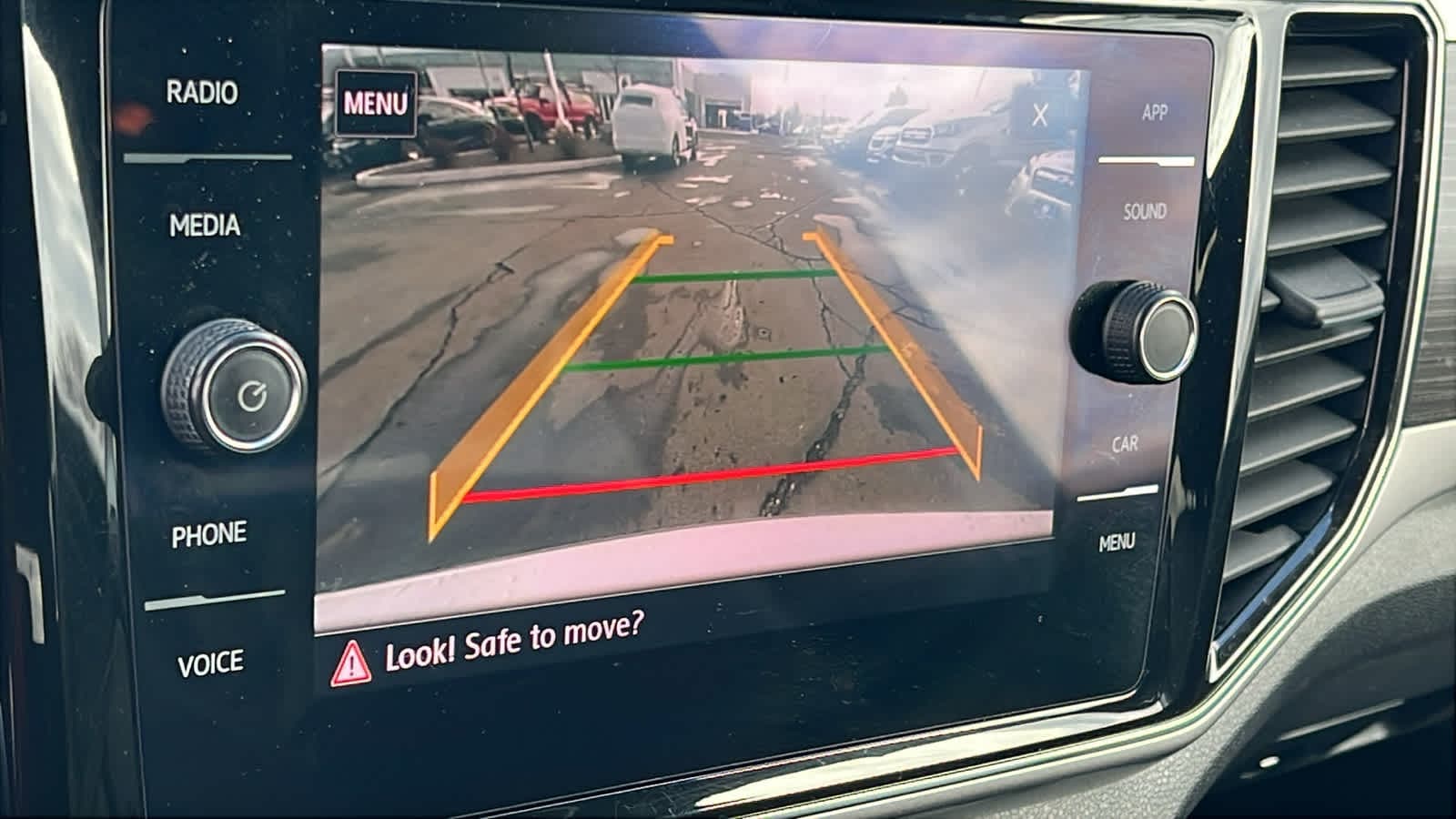 Thumbnail: 2018 Volkswagen Atlas - 16