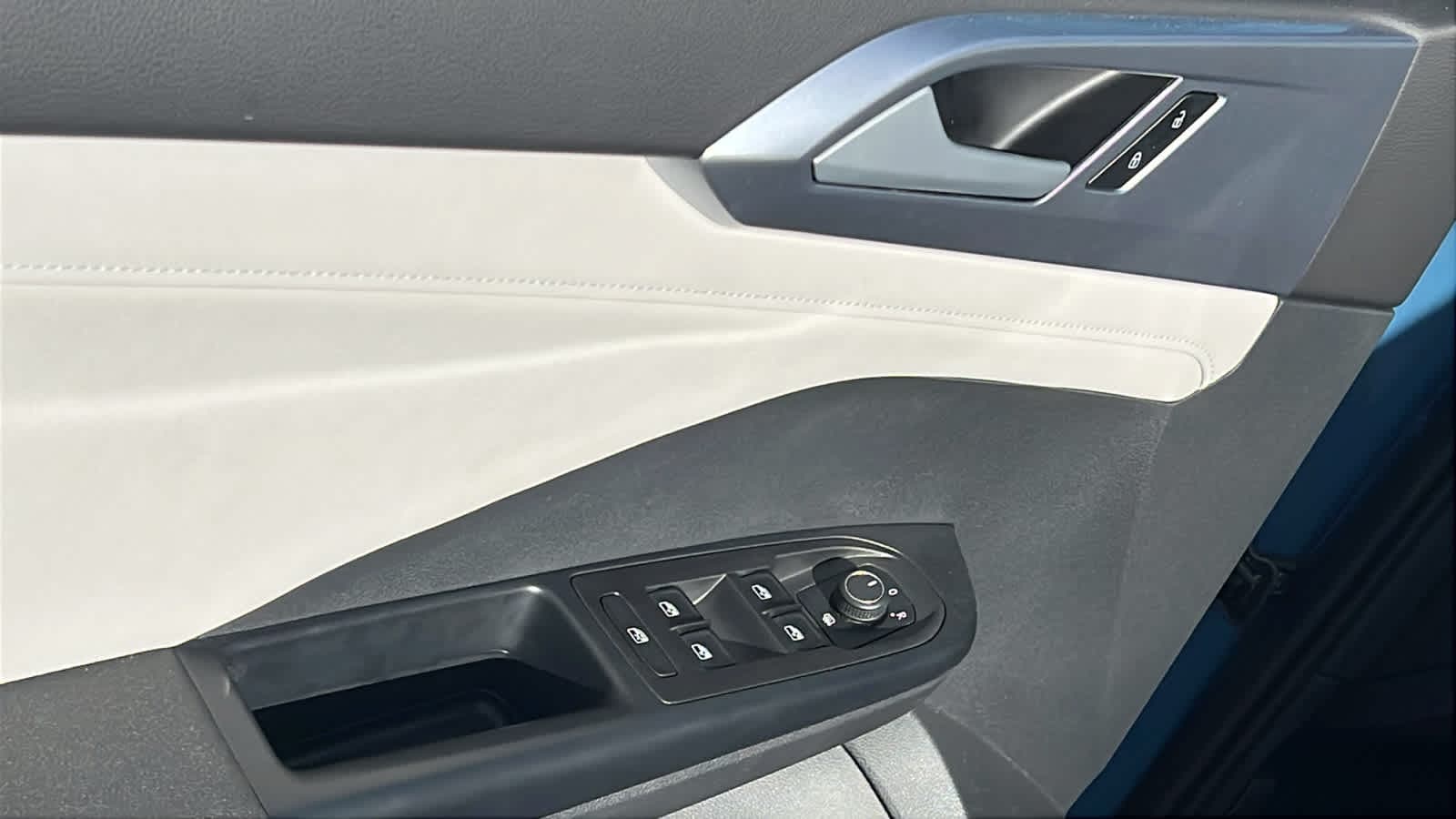 Thumbnail: 2025 Volkswagen Taos - 22