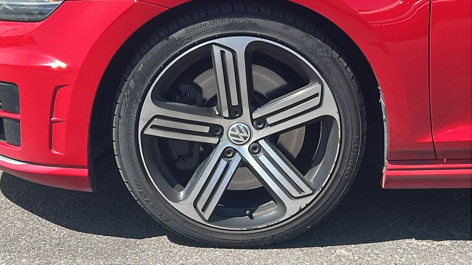 Thumbnail: 2016 Volkswagen Golf - 9