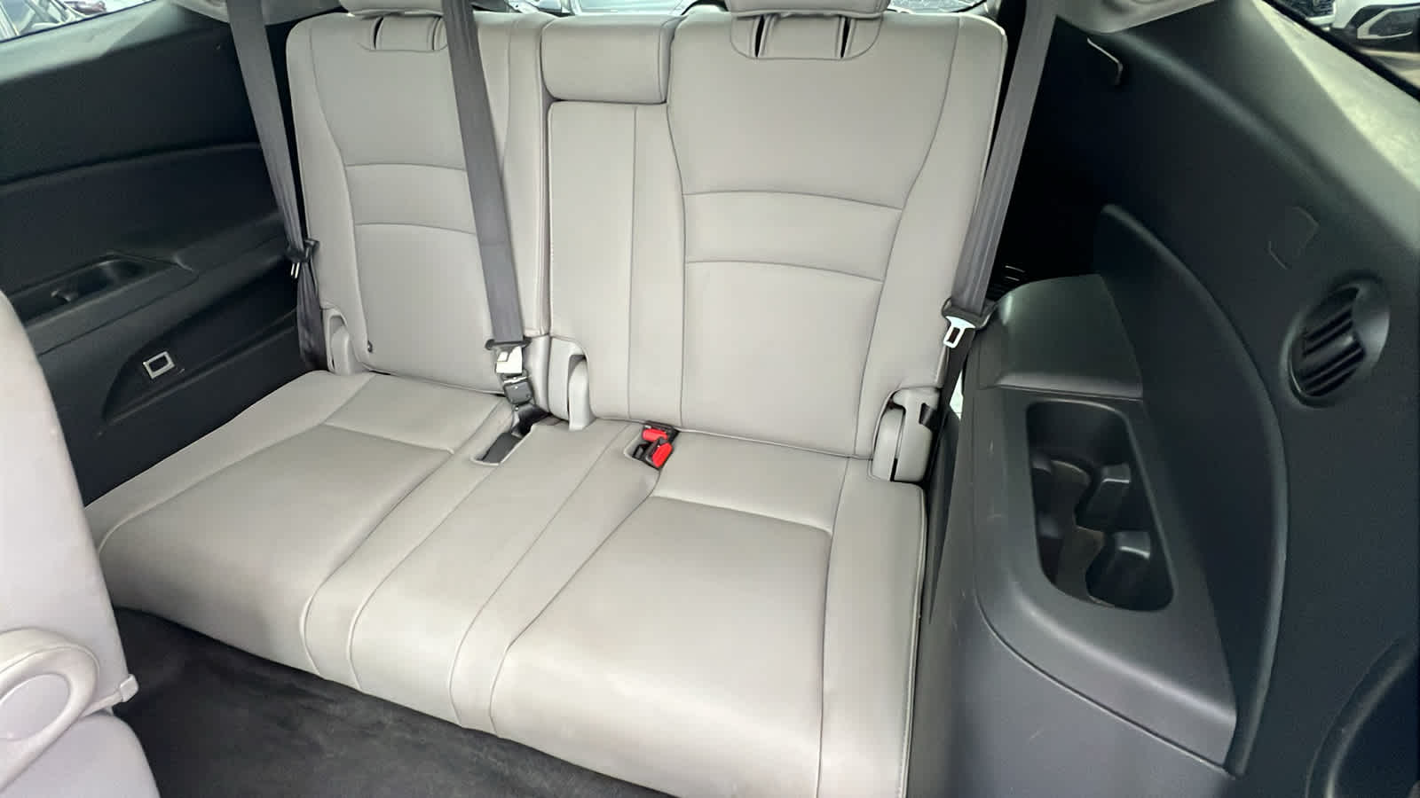 Thumbnail: 2019 Honda Pilot - 32