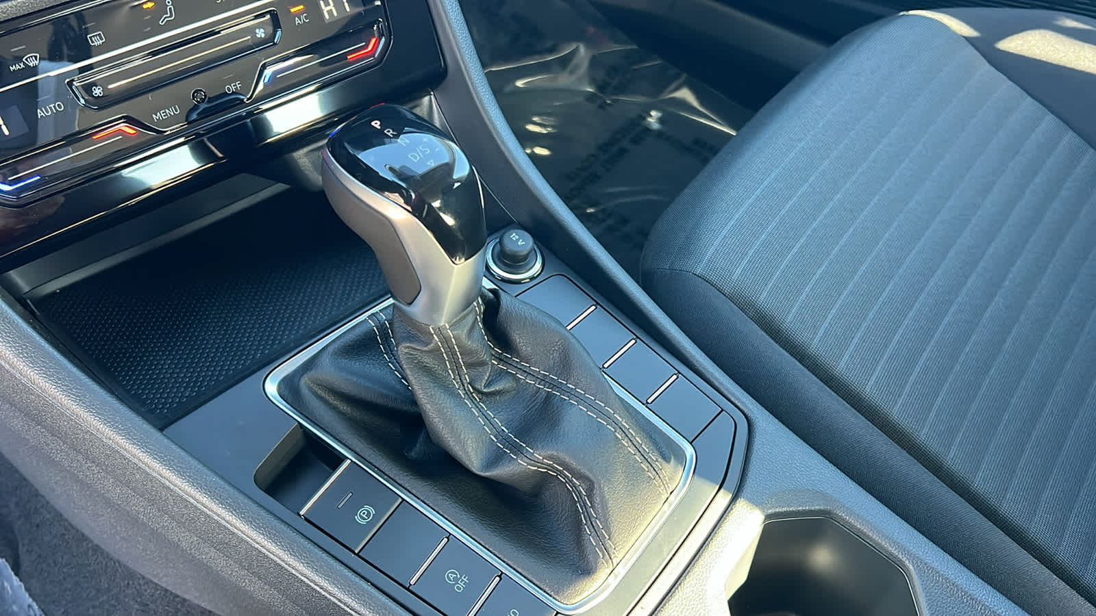 Thumbnail: 2026 Volkswagen Jetta - 13