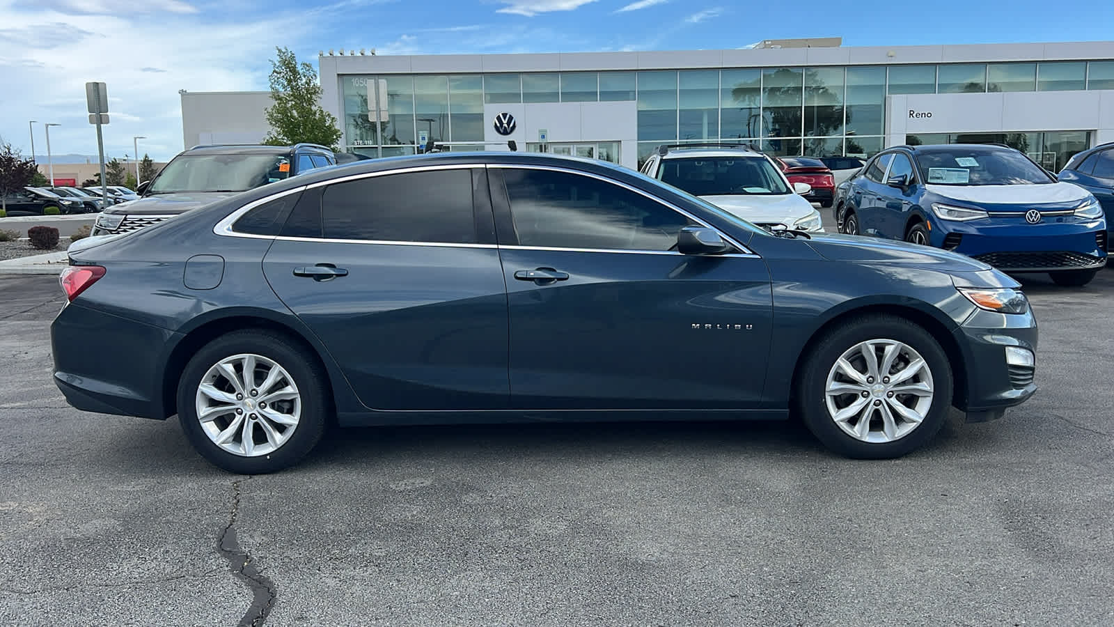Thumbnail: 2020 Chevrolet Malibu - 4