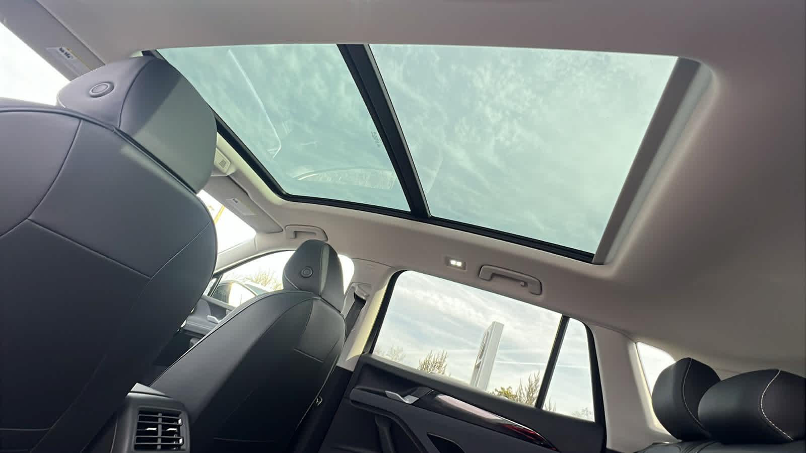 Thumbnail: 2026 Volkswagen Tiguan - 31