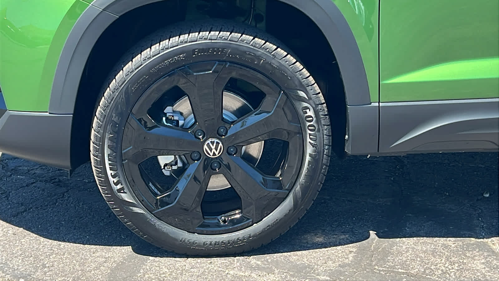 Thumbnail: 2025 Volkswagen Taos - 9