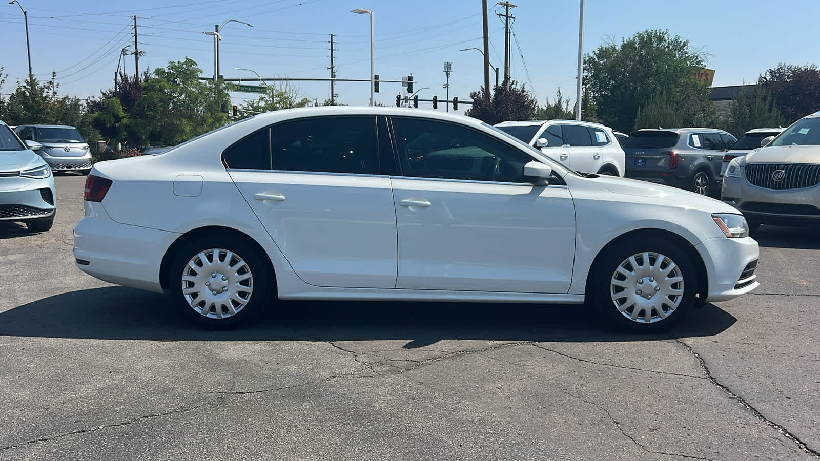 Thumbnail: 2017 Volkswagen Jetta - 4