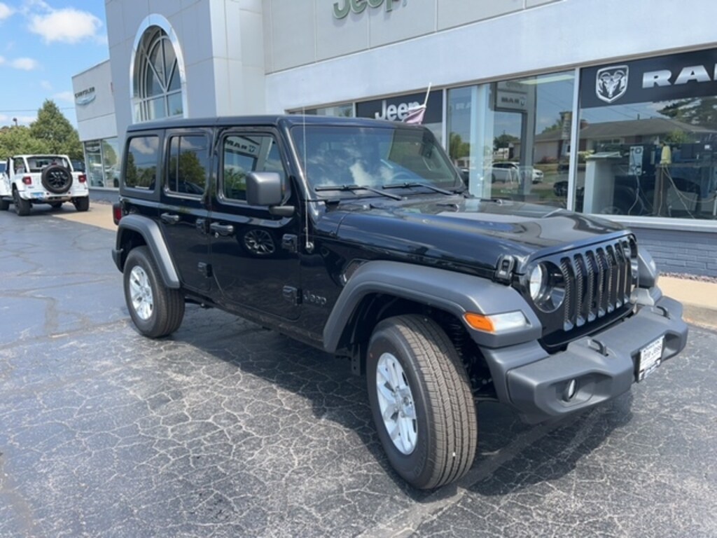 New 2023 Jeep Wrangler 4DOOR SPORT S 4X4 For Sale Quincy IL