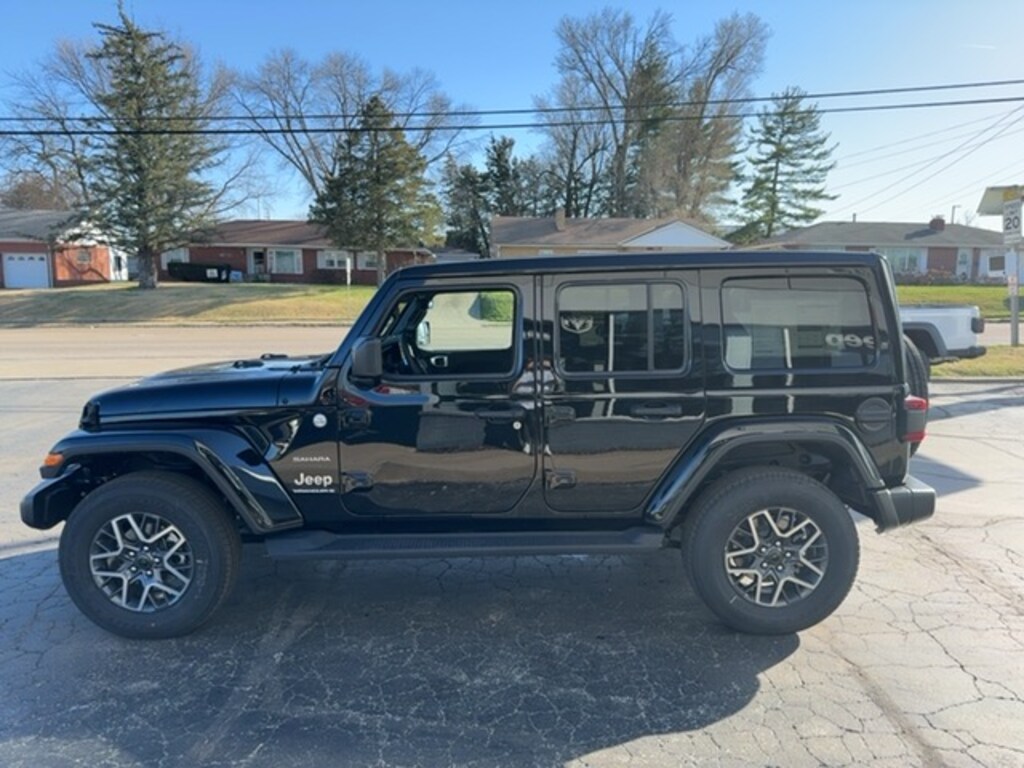New 2024 Jeep Wrangler 4DOOR SAHARA For Sale Quincy IL