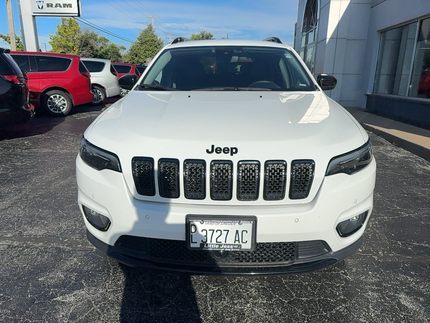 Used 2023 Jeep Cherokee Altitude Lux with VIN 1C4PJMMB8PD112272 for sale in Quincy, IL