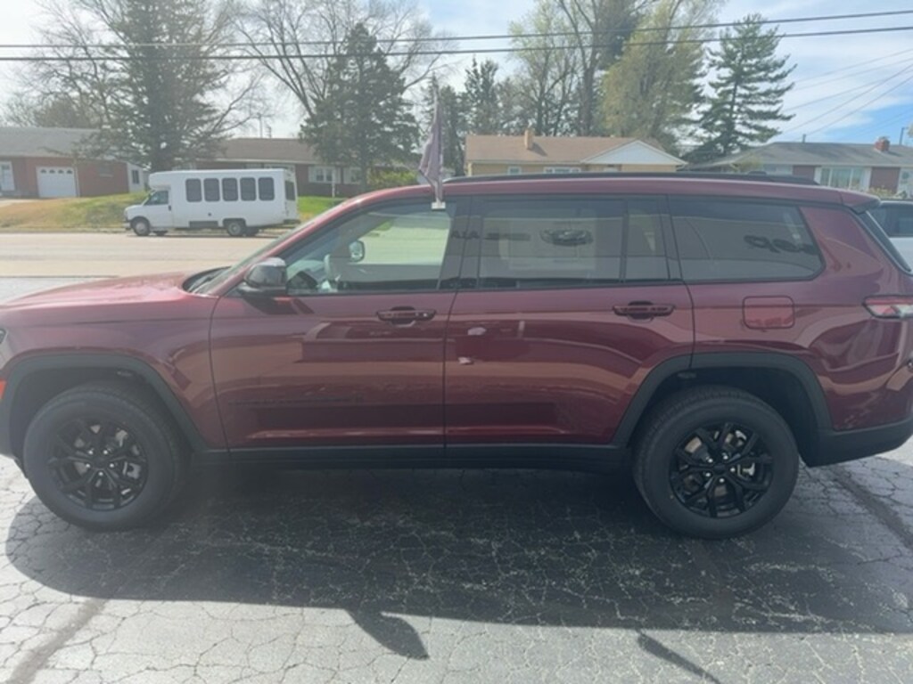 New 2024 Jeep Grand Cherokee L ALTITUDE X 4X4 For Sale Quincy IL