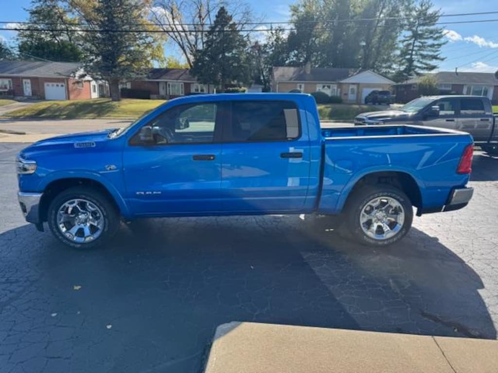 New 2026 Ram 1500 BIG HORN CREW CAB 4X4 5'7 BOX Pickup