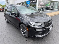 2025 Chrysler Pacifica LIMITED Passenger Van
