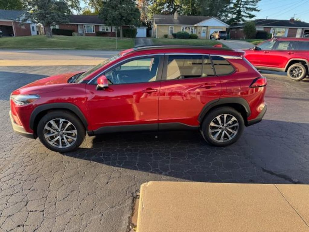 Used 2022 Toyota Corolla Cross XLE AWD SUV