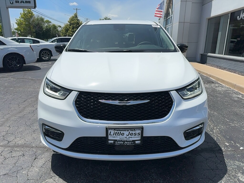 New 2024 Chrysler Pacifica TOURING L AWD For Sale Quincy IL