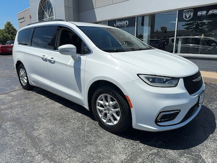 2022 Chrysler Pacifica Touring L Van Passenger Van