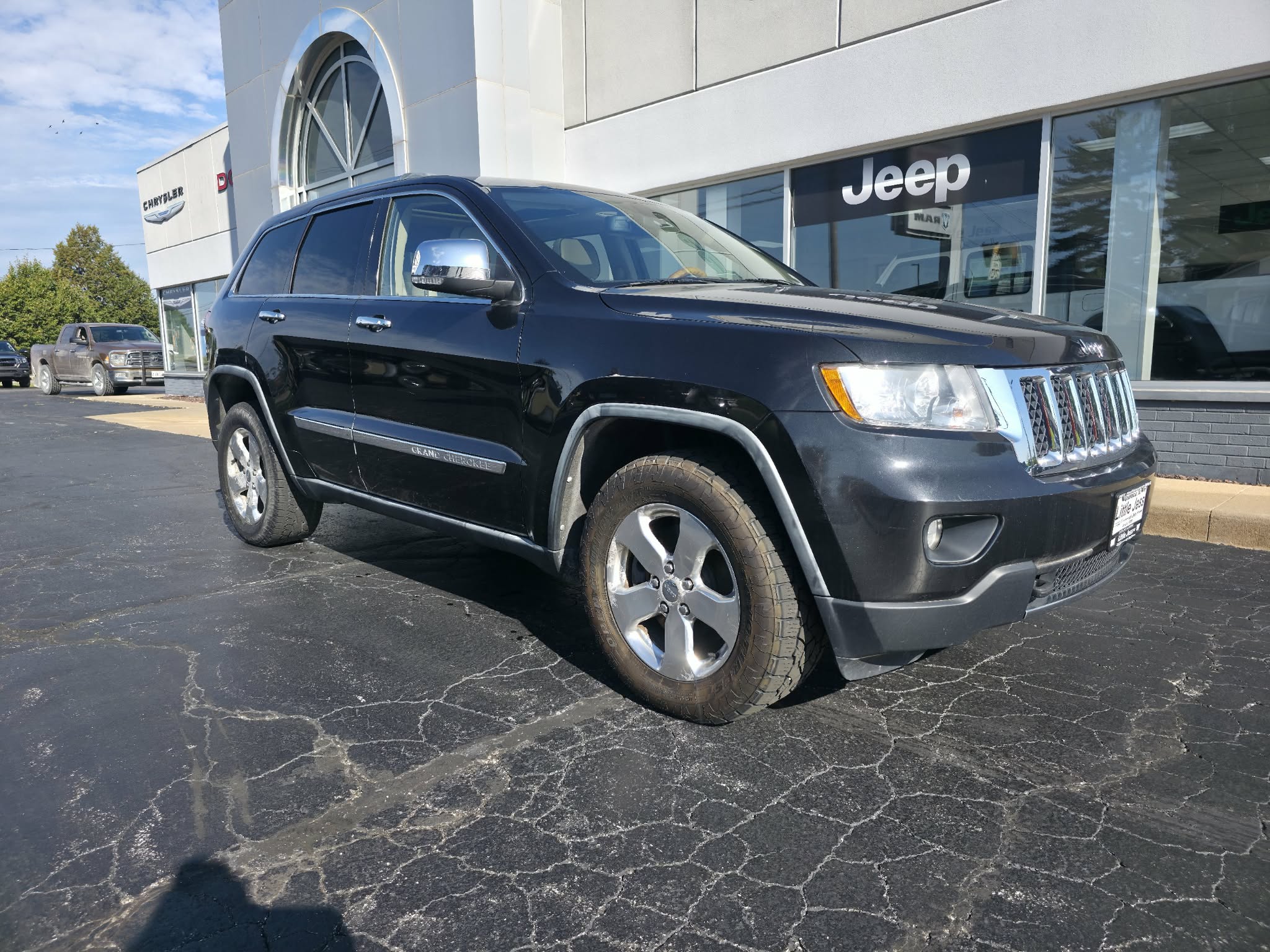 Used 2011 Jeep Grand Cherokee Overland with VIN 1J4RR6GT0BC591359 for sale in Quincy, IL