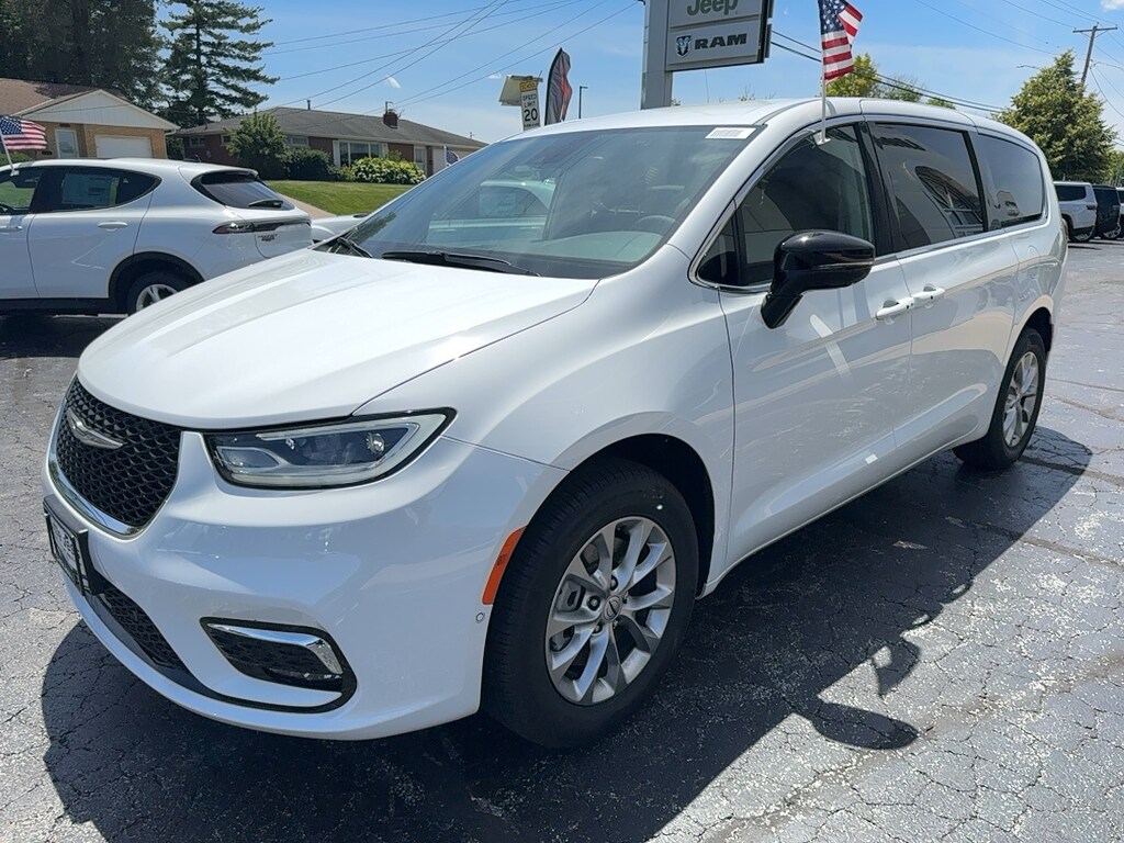 New 2024 Chrysler Pacifica TOURING L AWD For Sale Quincy IL New 2024 Chrysler Pacifica TOURING L AWD For Sale Quincy IL