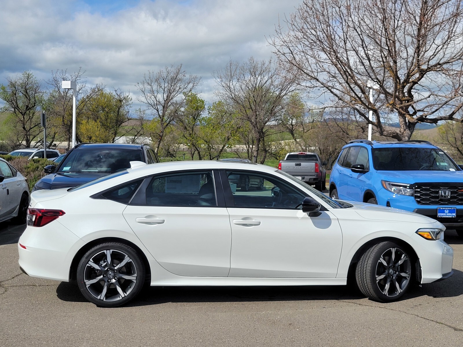 2025 Honda Civic Hybrid Sport Touring photo 4