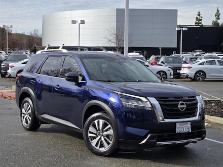 2023 Nissan Pathfinder SL SUV