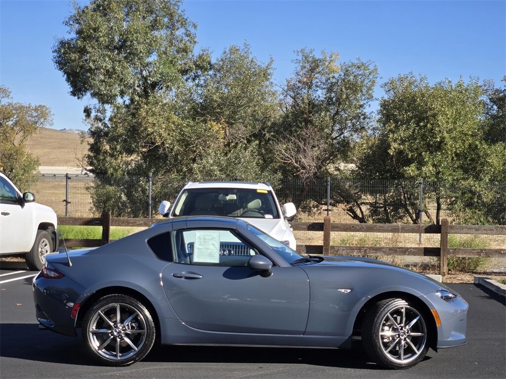 2021 Mazda MX-5 Miata RF Miata Grand Touring photo 3