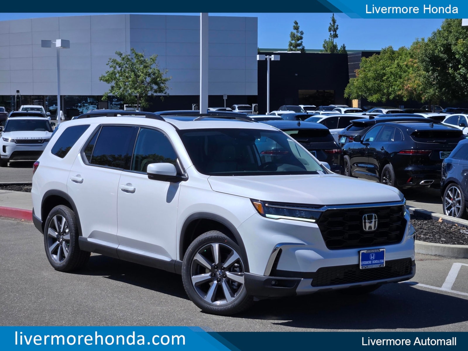 2025 Honda Pilot Touring's photo
