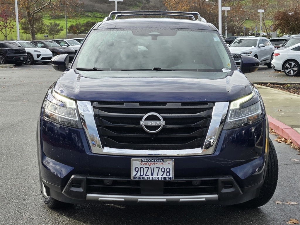 Used 2023 Nissan Pathfinder SL SUV