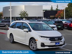 2026 Honda Odyssey Touring Minivan/Van