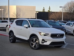 2023 Volvo XC40 B5 Plus Bright Theme SUV