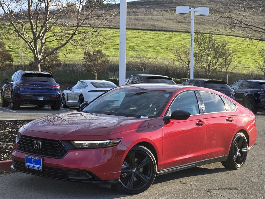 2025 Honda Accord Sport's photo