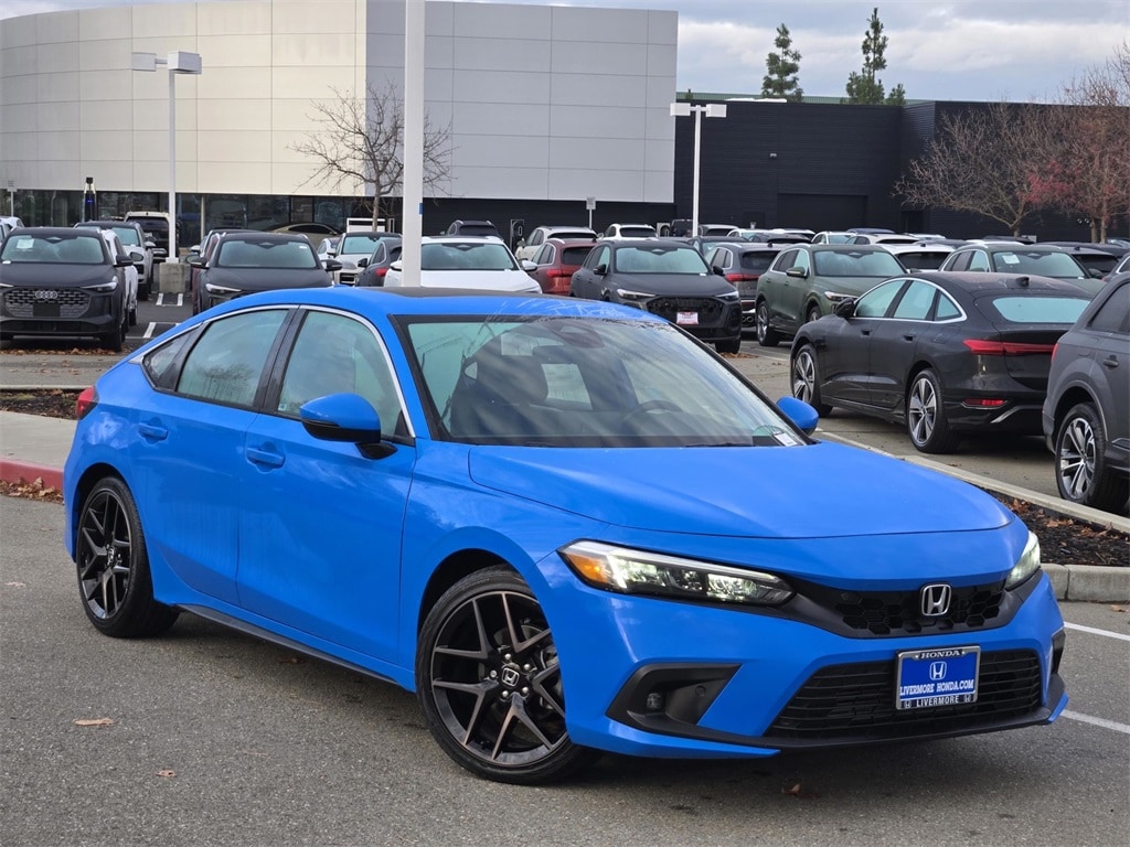 2024 Honda Civic Hatchback Sport Touring's photo