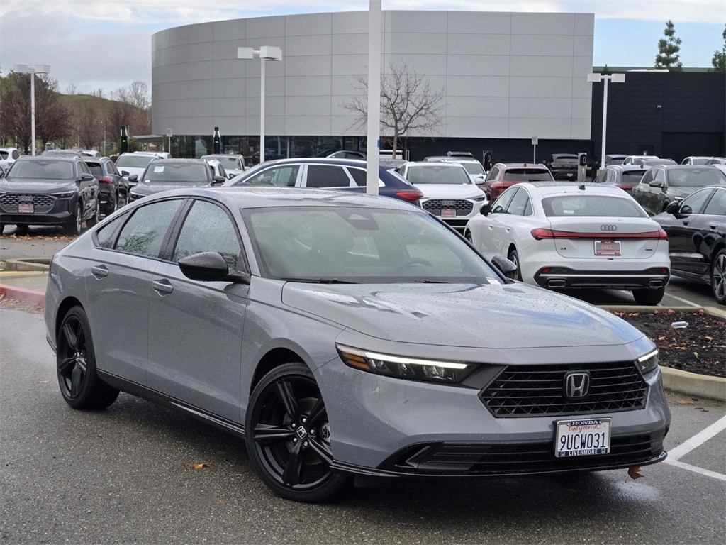 2025 Honda Accord Hybrid Sport-L's photo