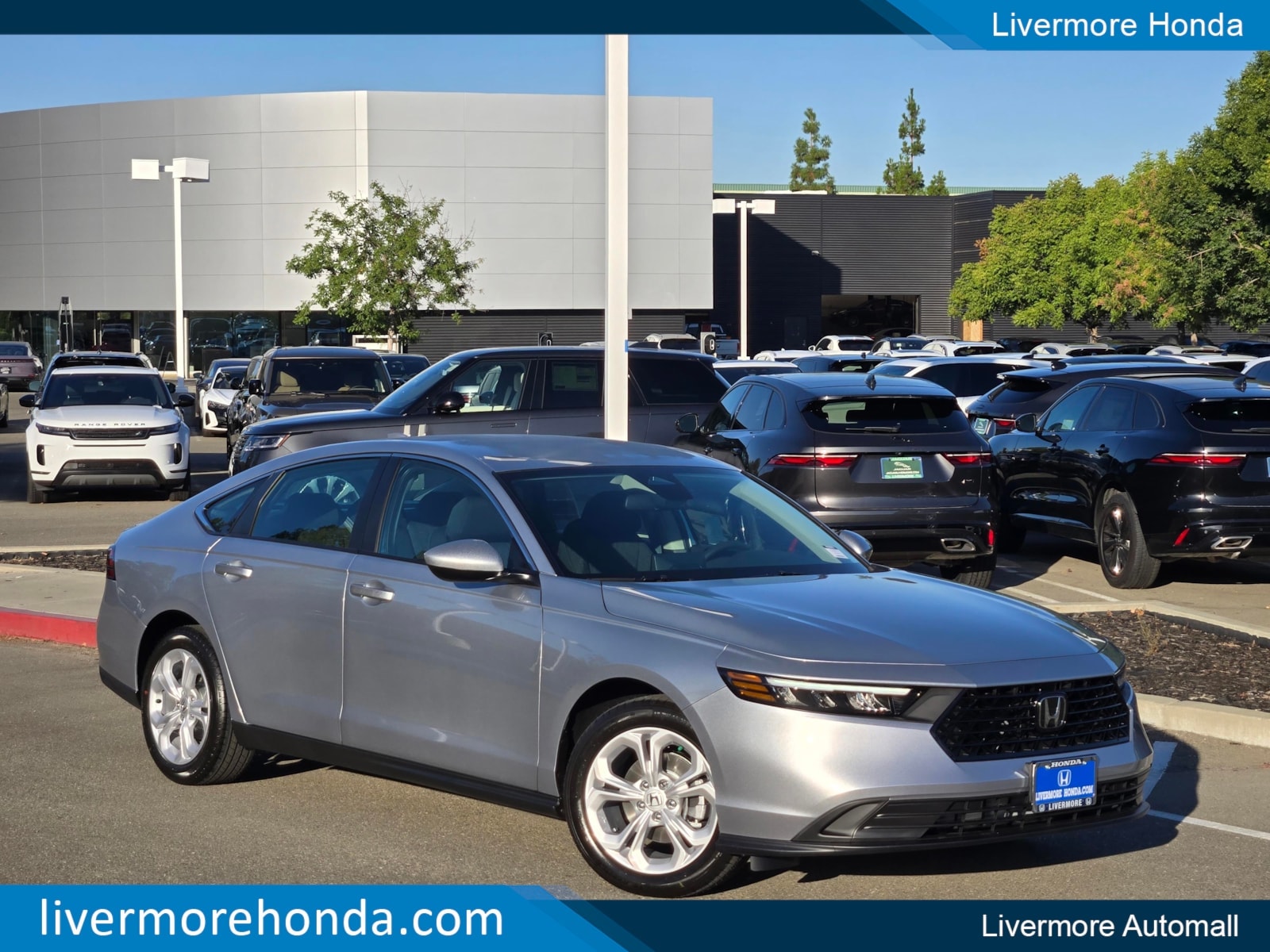 2025 Honda Accord LX's photo