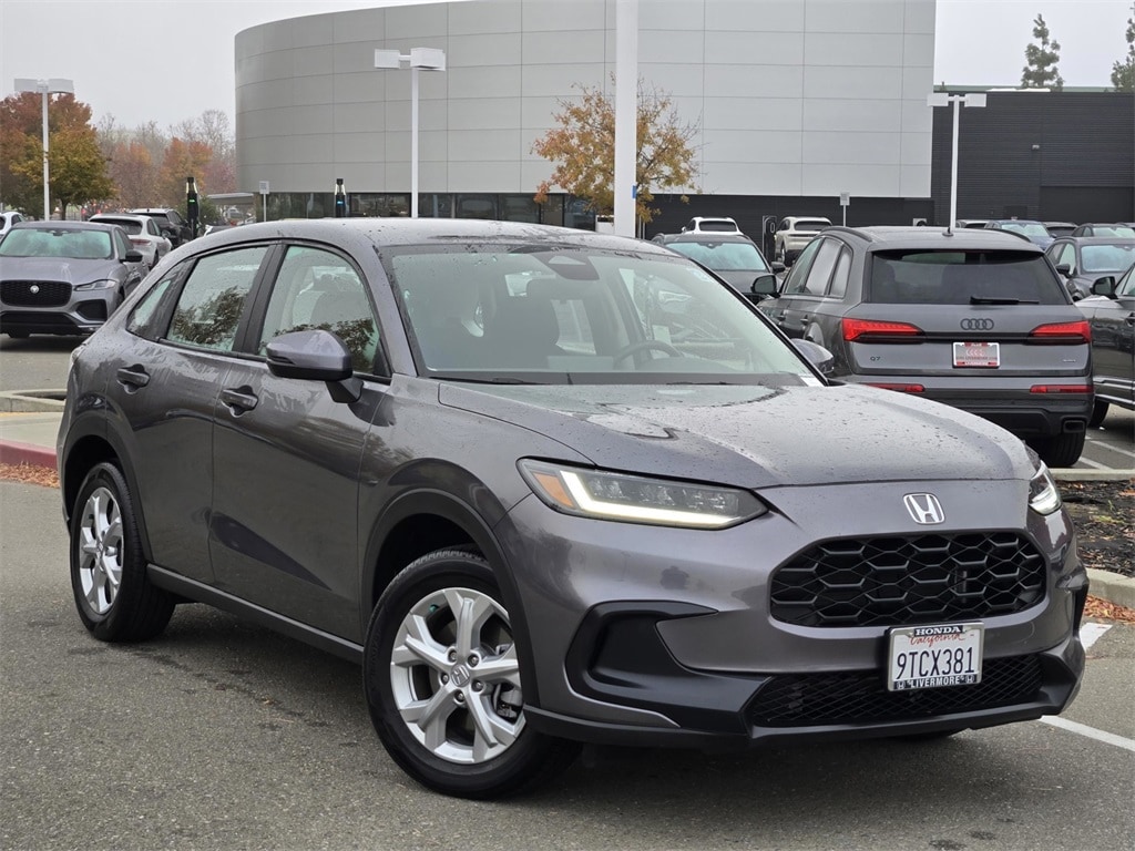 2025 Honda HR-V LX's photo