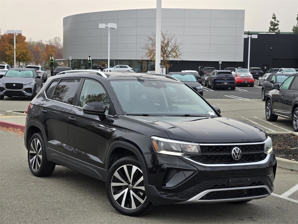 2024 Volkswagen Taos SE
