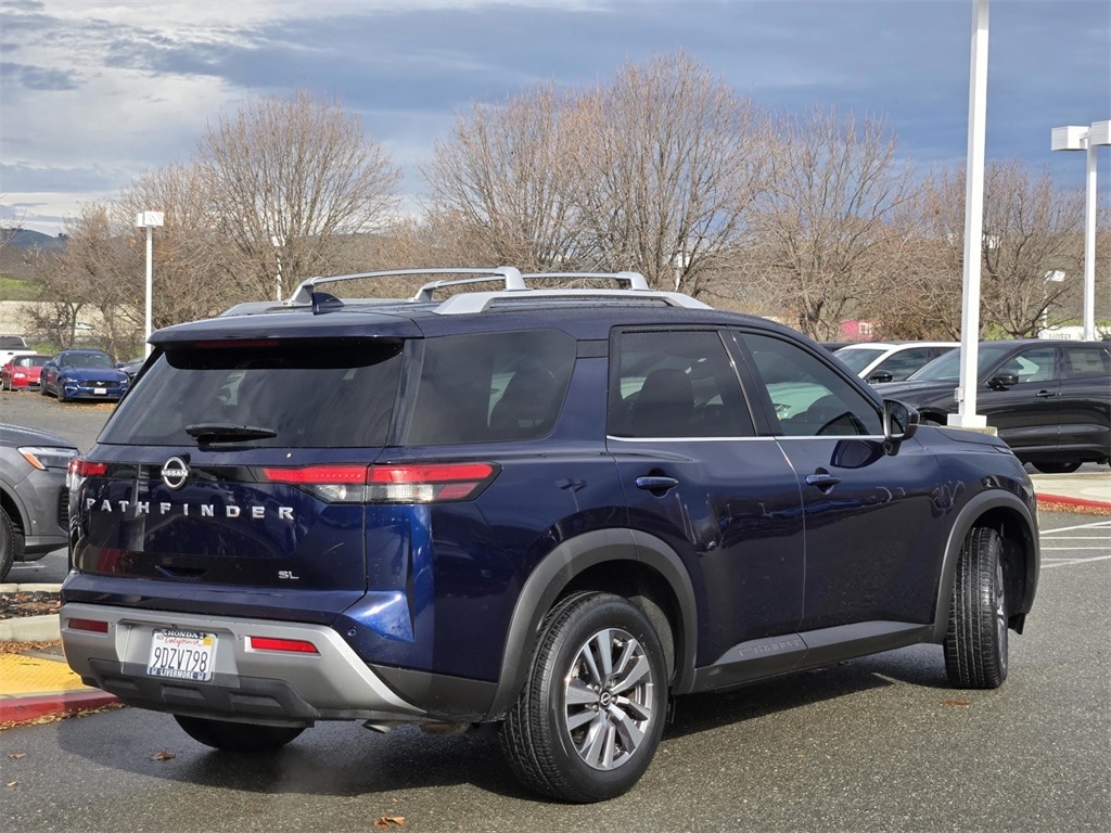Used 2023 Nissan Pathfinder SL SUV