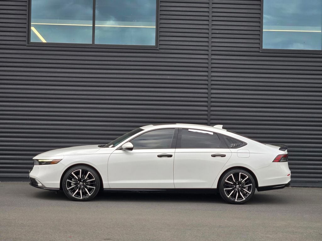2023 Honda Accord Hybrid Touring photo 6
