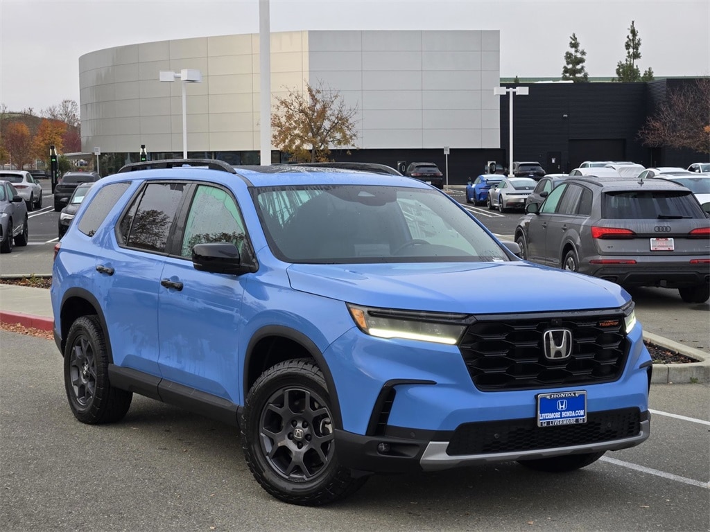 Certified 2025 Honda Pilot TrailSport SUV