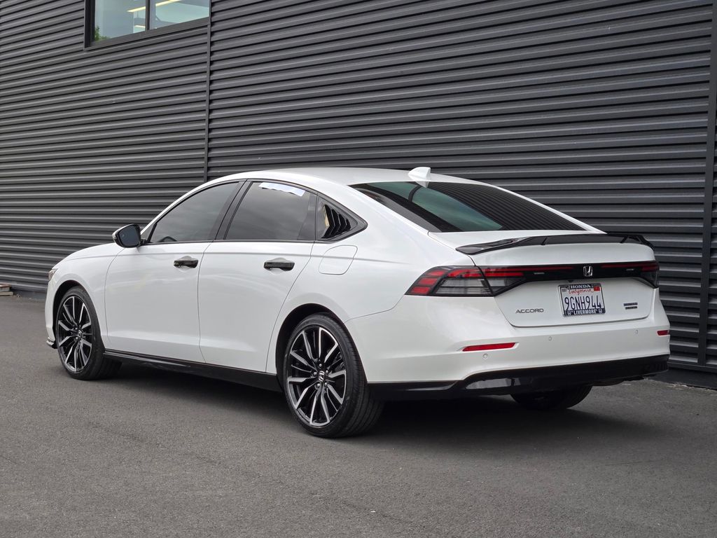 2023 Honda Accord Hybrid Touring photo 5