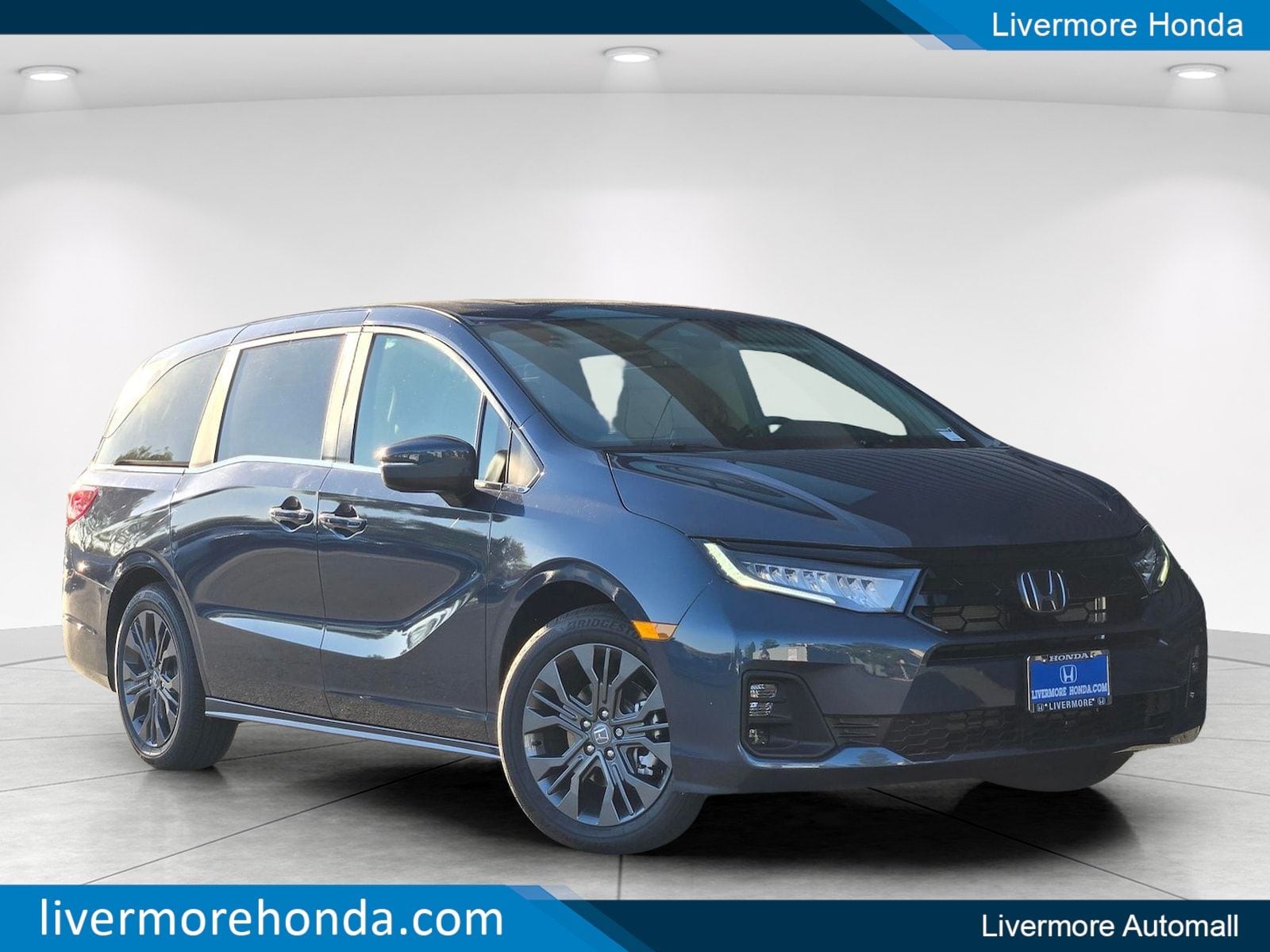 2026 Honda Odyssey Touring's photo
