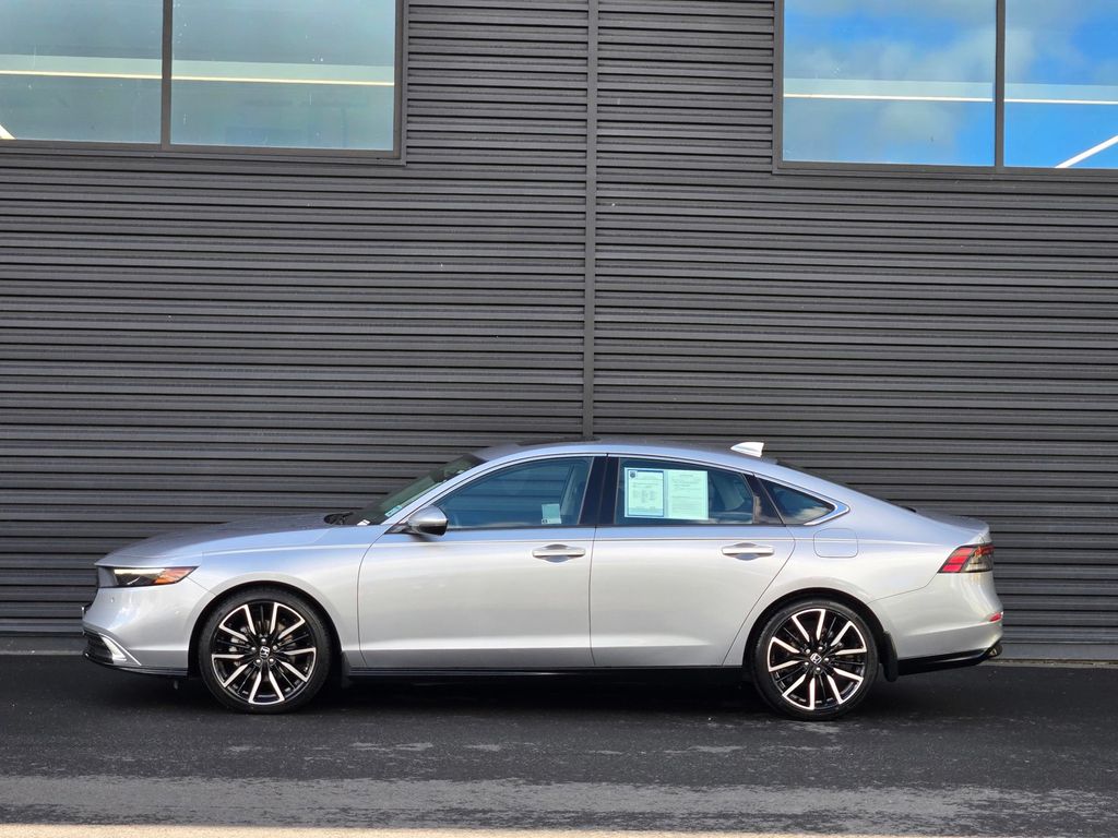 2023 Honda Accord Hybrid Touring photo 6