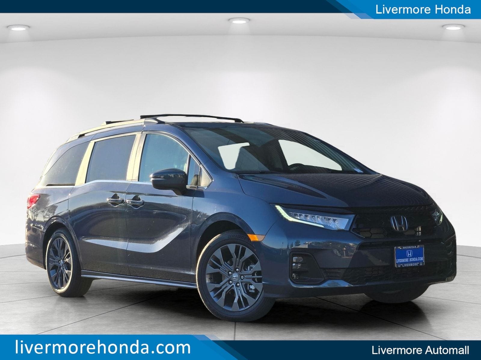 2026 Honda Odyssey Touring's photo