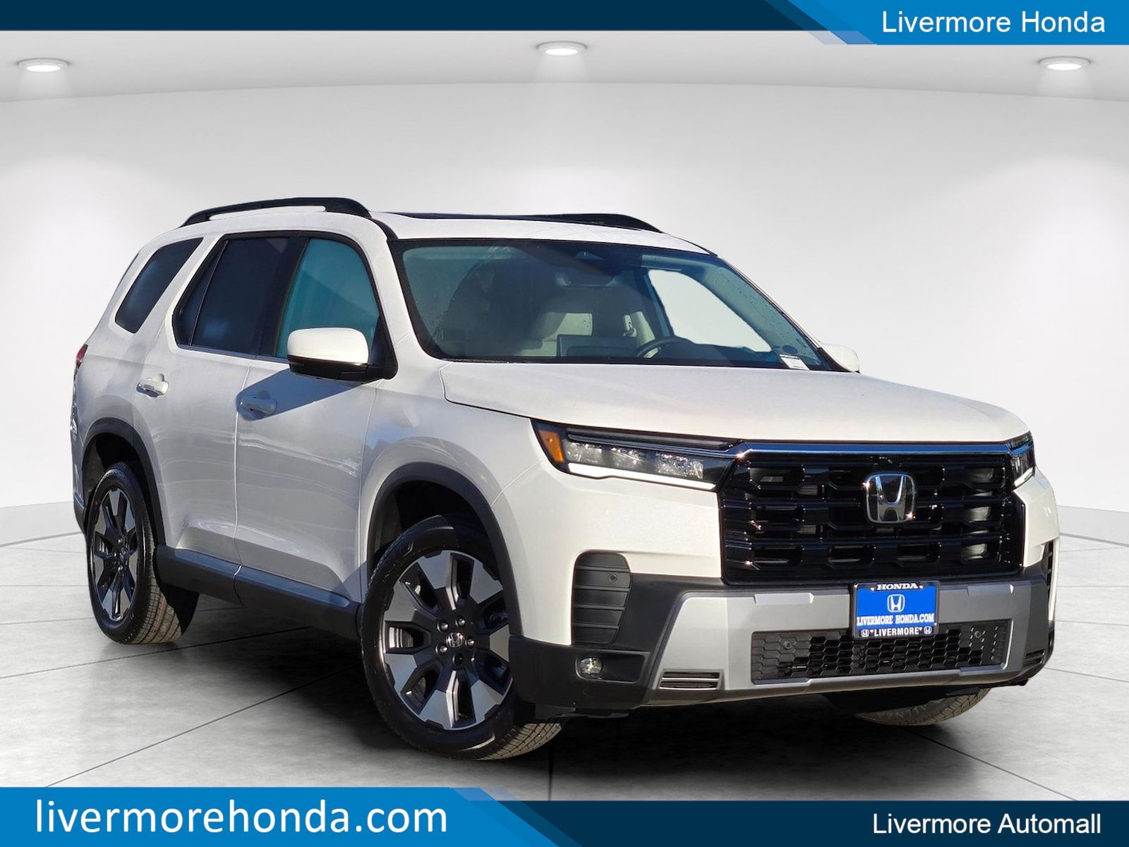 2026 Honda Pilot Touring AWD's photo