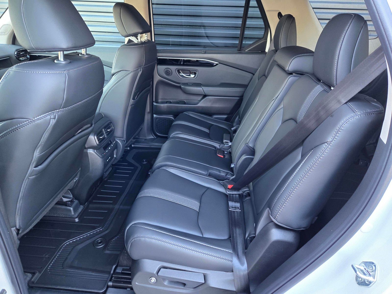 2025 Honda Pilot Touring - Photo 10