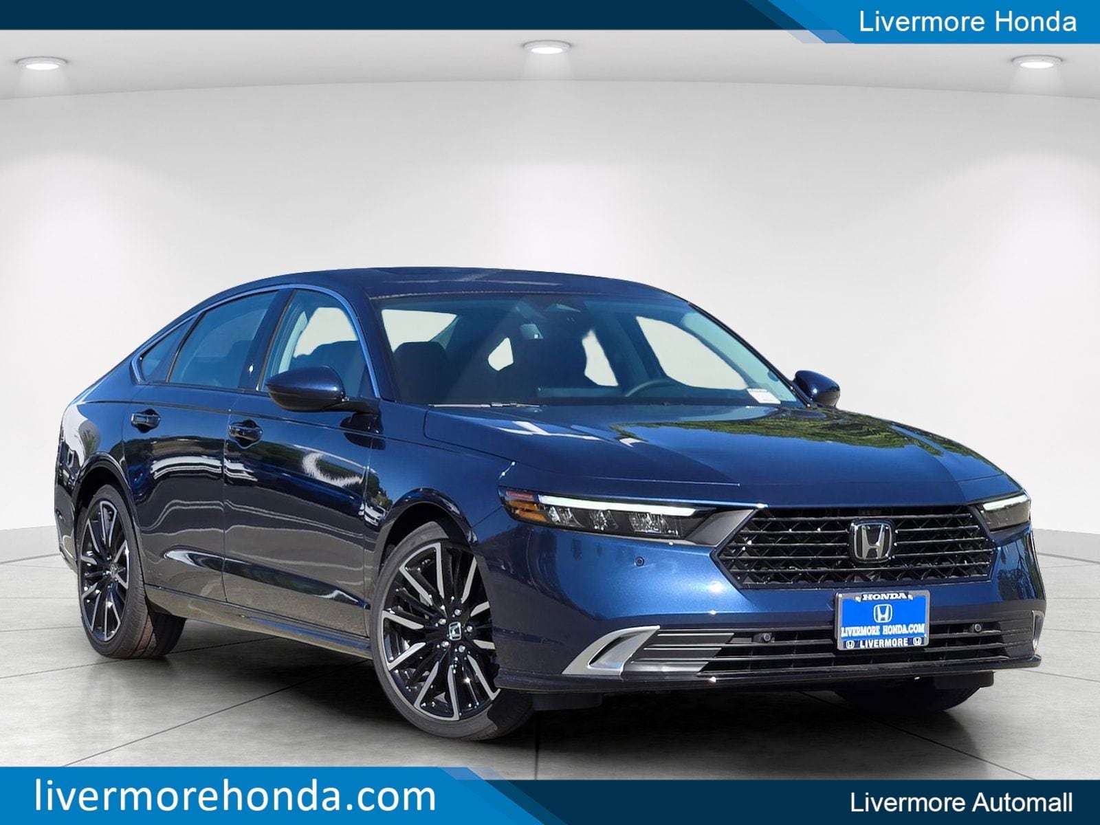 2026 Honda Accord Hybrid Touring's photo
