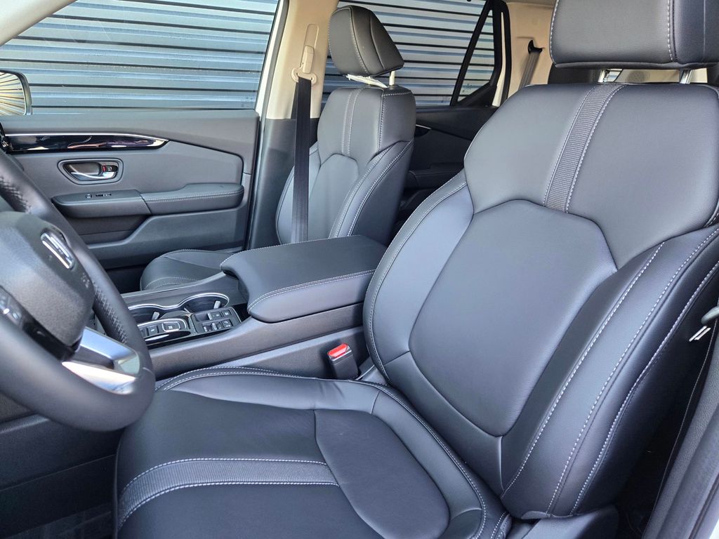 2025 Honda Pilot Touring - Photo 19