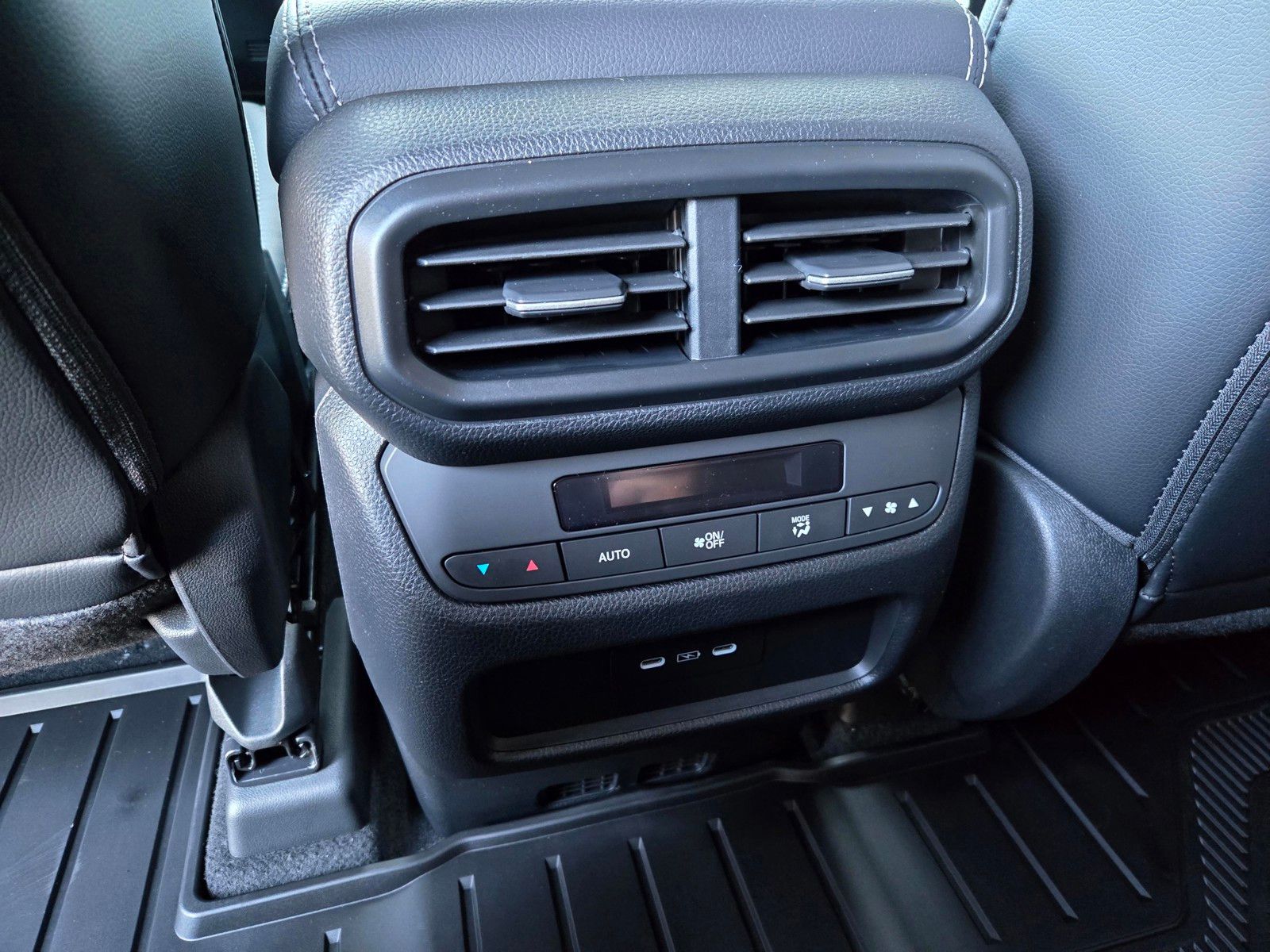 2025 Honda Pilot Touring - Photo 11