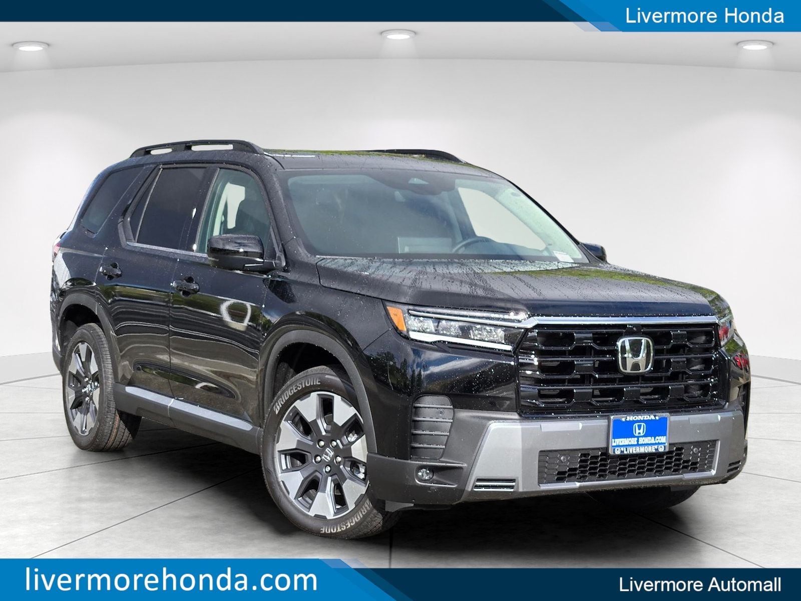 2026 Honda Pilot Touring AWD's photo