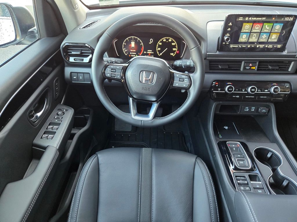 2025 Honda Pilot Touring - Photo 13