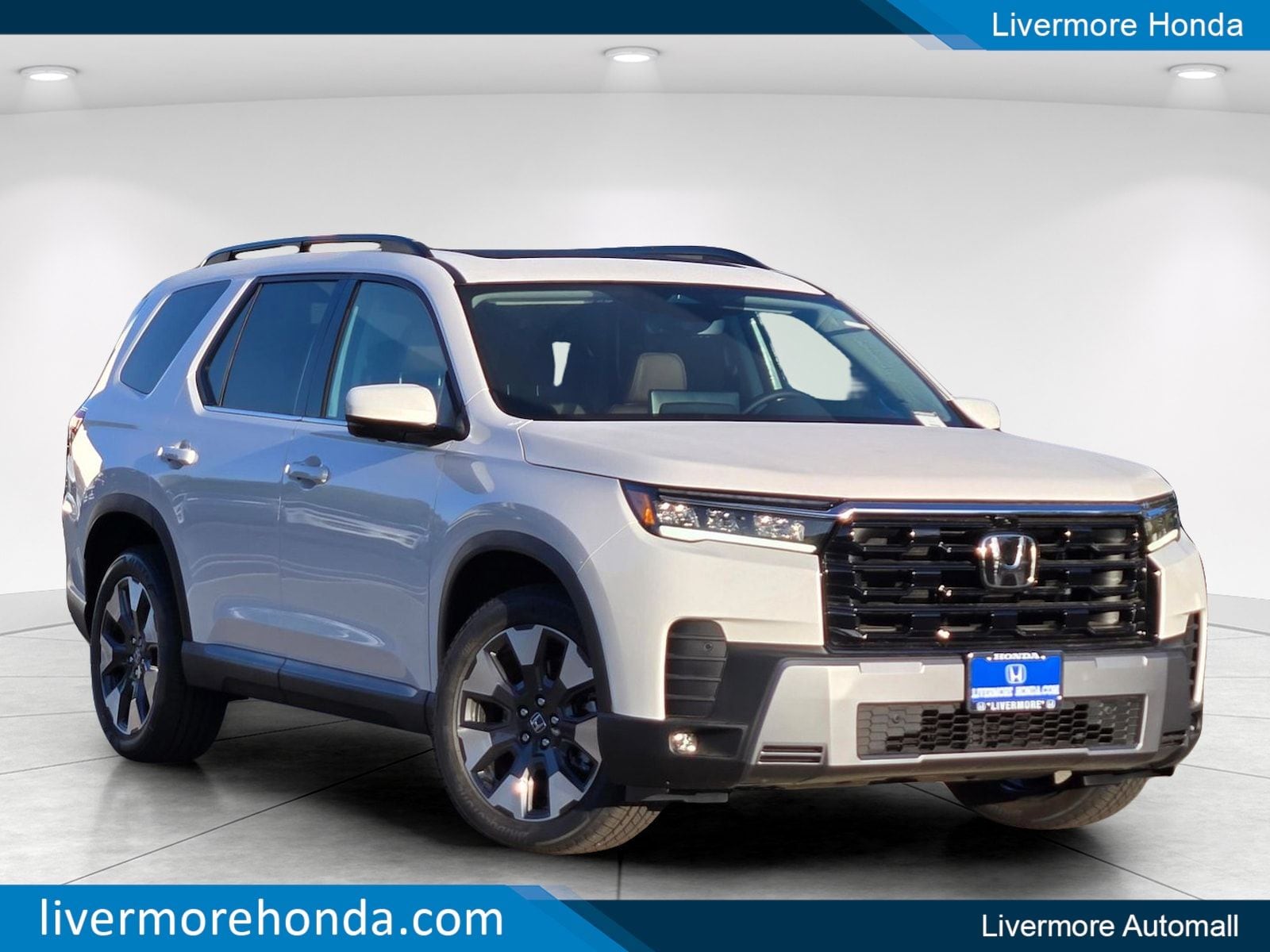 2026 Honda Pilot Touring AWD's photo