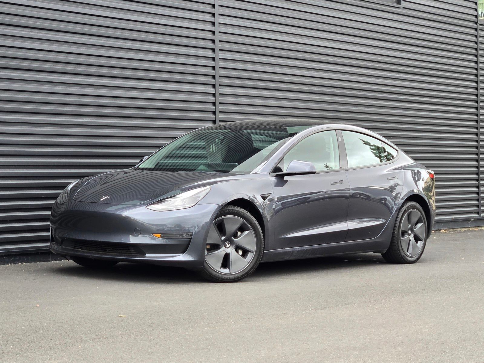 2022 Tesla Model 3 Long Range Dual Motor All-Wheel Drive's photo